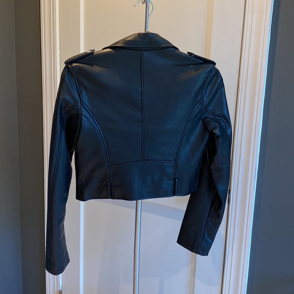 Forever 21 cropped faux leather jacket - Picture 5 of 14